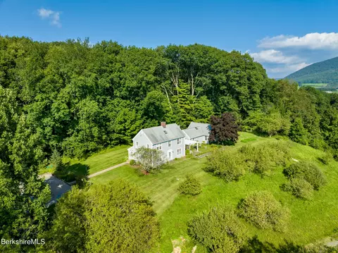 1479 Green River Rd, Williamstown, MA 01267
