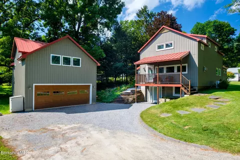 17 Bryant St, Williamstown, MA 01267
