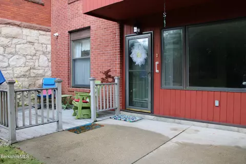 60 North St #2, Dalton, MA 01226