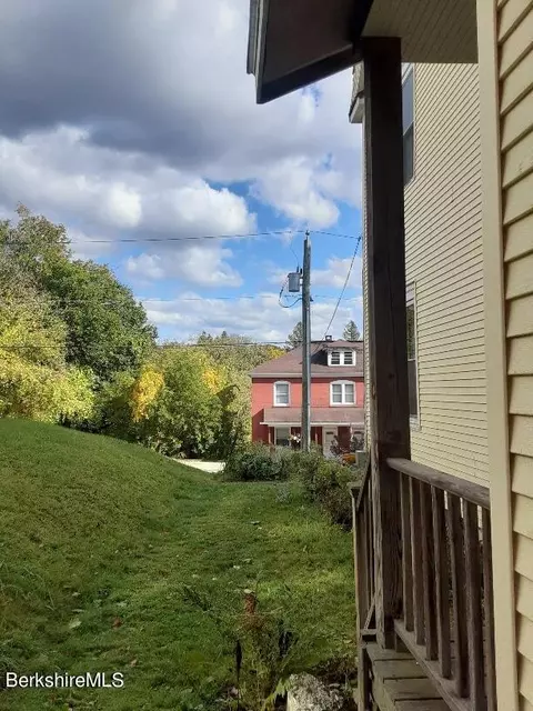 170 Appleton Ave, Pittsfield, MA 01201 photo 3
