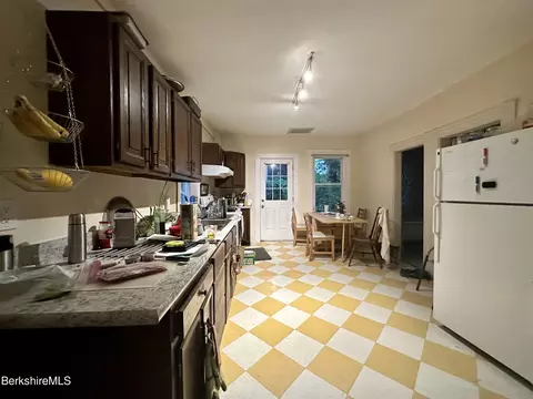 170 Appleton Ave, Pittsfield, MA 01201 photo 38