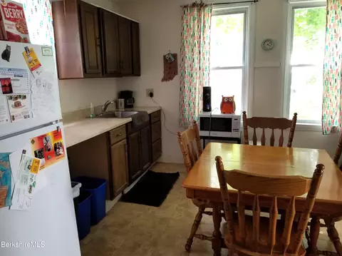 170 Appleton Ave, Pittsfield, MA 01201 photo 7