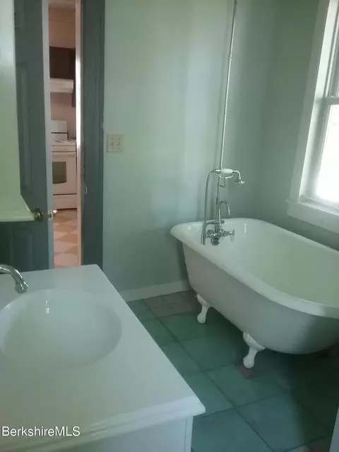 170 Appleton Ave, Pittsfield, MA 01201 photo 14