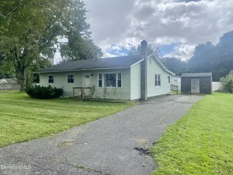 14 Pease Ave, Dalton, MA 01226