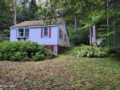 72 Berkshire Rd, Becket, MA 01223
