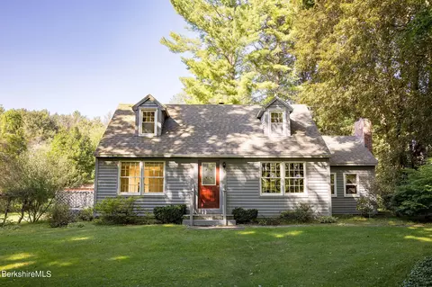 9 Grant Ln, Great Barrington, MA 01230