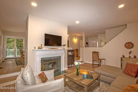 1136 Barker Rd #15, Pittsfield, MA 01201