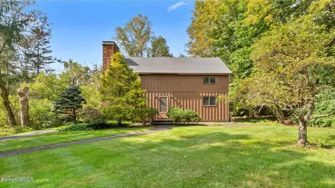 3 Yale Hill Rd, Stockbridge, MA 01262