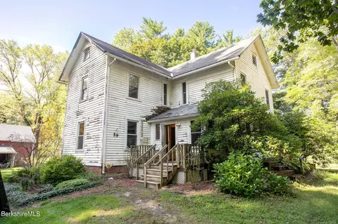 59 Railroad St, Sheffield, MA 01222