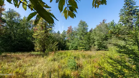 214-87 Long Bow Ln W, Becket, MA 01223 photo 4