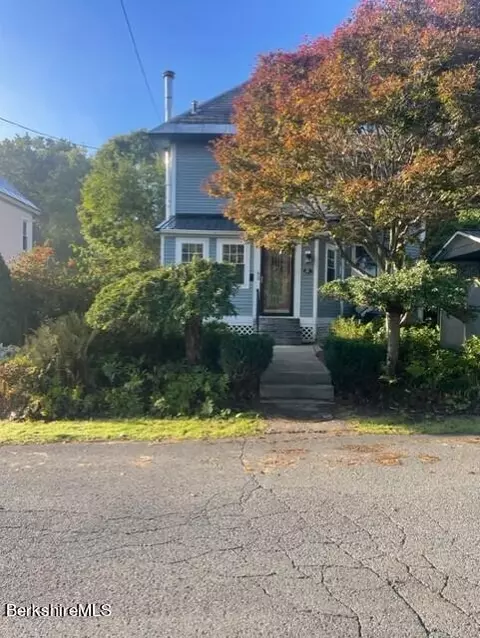 68 Cleveland St, North Adams, MA 01247