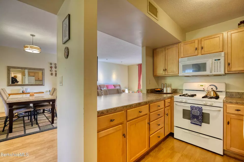 5 Rolling Hills Ln 1, Lenox, MA 01240 25 Photos Movoto