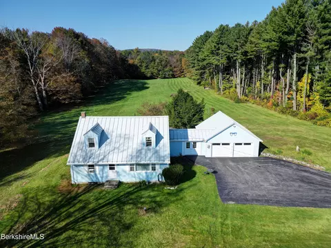 22 Meadowview Ln, Richmond, MA 01254