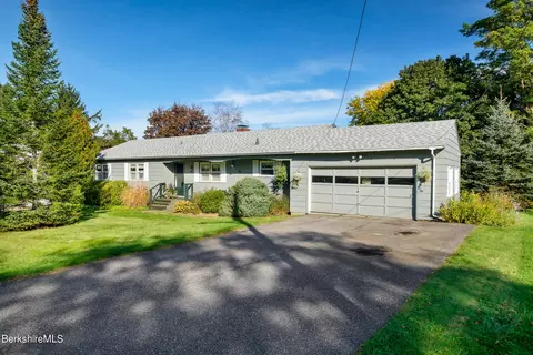 35 Longview Ter, Williamstown, MA 01267