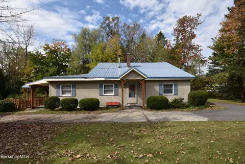 30 Main St, Cheshire, MA 01225