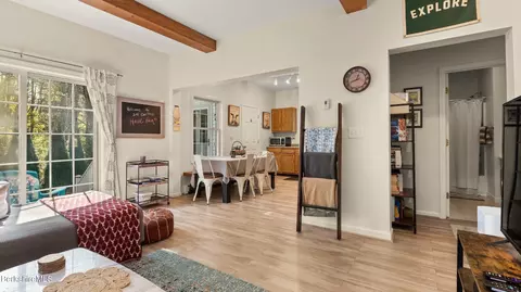 24 Cactus St, Sheffield, MA 01257 photo 6