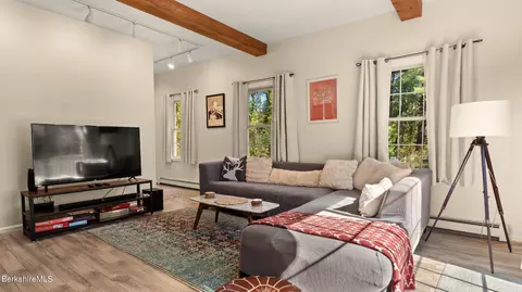 24 Cactus St, Sheffield, MA 01257 photo 4