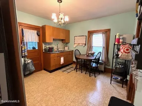 44 Pine St, Pittsfield, MA 01201 photo 18