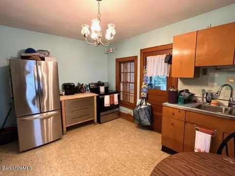 44 Pine St, Pittsfield, MA 01201 photo 16
