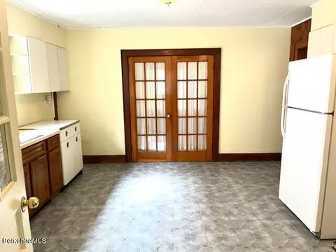 44 Pine St, Pittsfield, MA 01201 photo 3