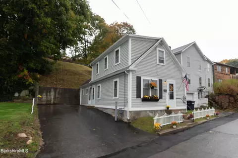 9 12 Richmond Ln, Adams, MA 01220