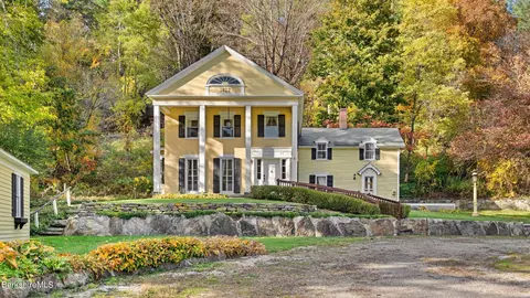 1530 Pleasant St, Lee, MA 01238