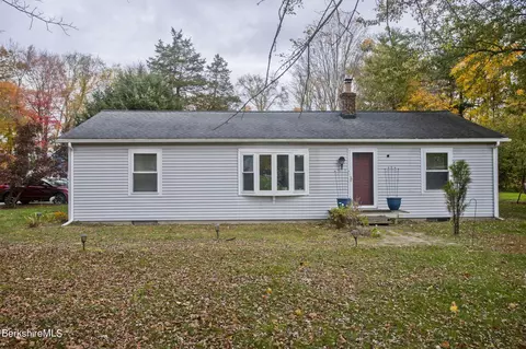 125 E Main St, Sheffield, MA 01257