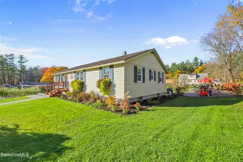 40 Debra Ave, Lee, MA 01238 photo 3