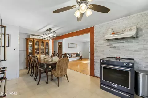 40 Debra Ave, Lee, MA 01238 photo 14