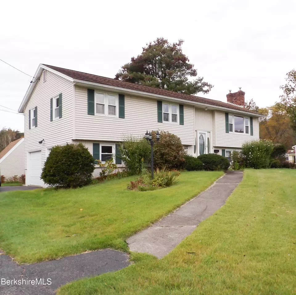 127 Oak Hill Rd, Pittsfield, MA 01201 23 Photos Movoto