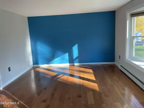 3 Jones Ave, Pittsfield, MA 01201