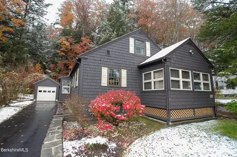 27 Park St, Stockbridge, MA 01262