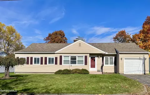 25 Maple St, North Adams, MA 01247