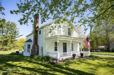 194 E Main St, Sheffield, MA 01257