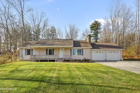 332 Longview Ave, Hinsdale, MA 01235