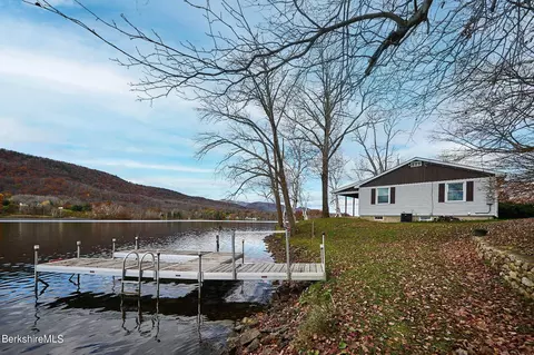 68 Mallard Cv, Cheshire, MA 01225