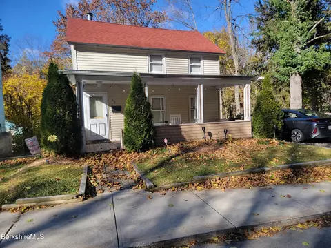 35 Bellevue Ave, Adams, MA 01220