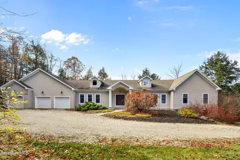 290 Chanterwood Rd, Lee, MA 01238