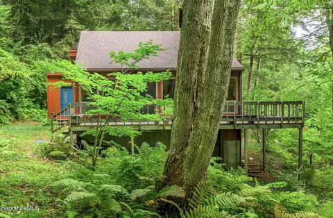 29 Lakeside Dr, Tyringham, MA 01264