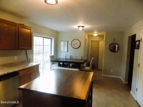 190 E Center St, Lee, MA 01238 photo 4