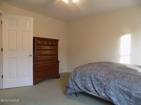 190 E Center St, Lee, MA 01238 photo 17
