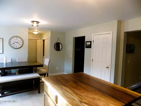 190 E Center St, Lee, MA 01238 photo 5