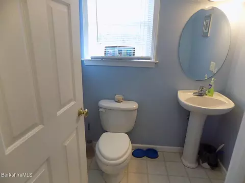 190 E Center St, Lee, MA 01238 photo 15