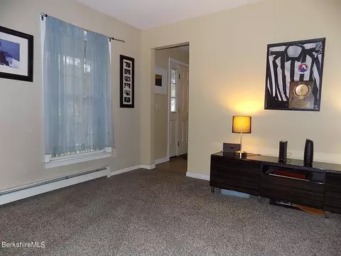190 E Center St, Lee, MA 01238 photo 9