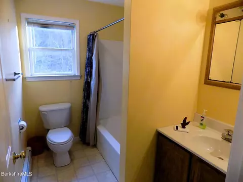 190 E Center St, Lee, MA 01238 photo 29