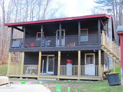 864 East Rd, Stamford, VT 05352