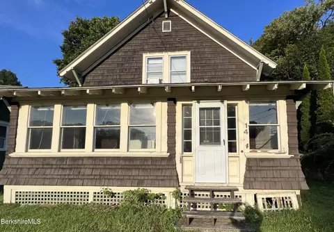 14 Orchard St, Adams, MA 01220