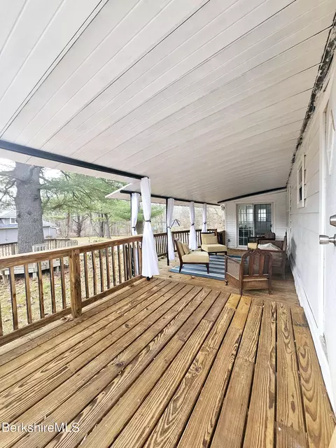1 Pines Lodge Park Pl, Williamstown, MA 01267
