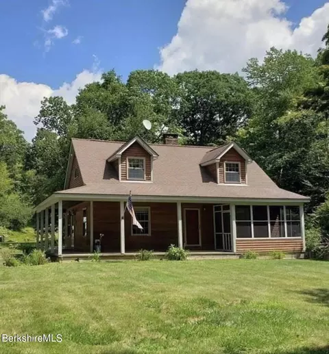138 Chester Rd, Blandford, MA 01008