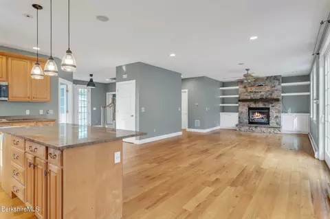 7 Ash Ln, Peru, MA 01235 photo 16